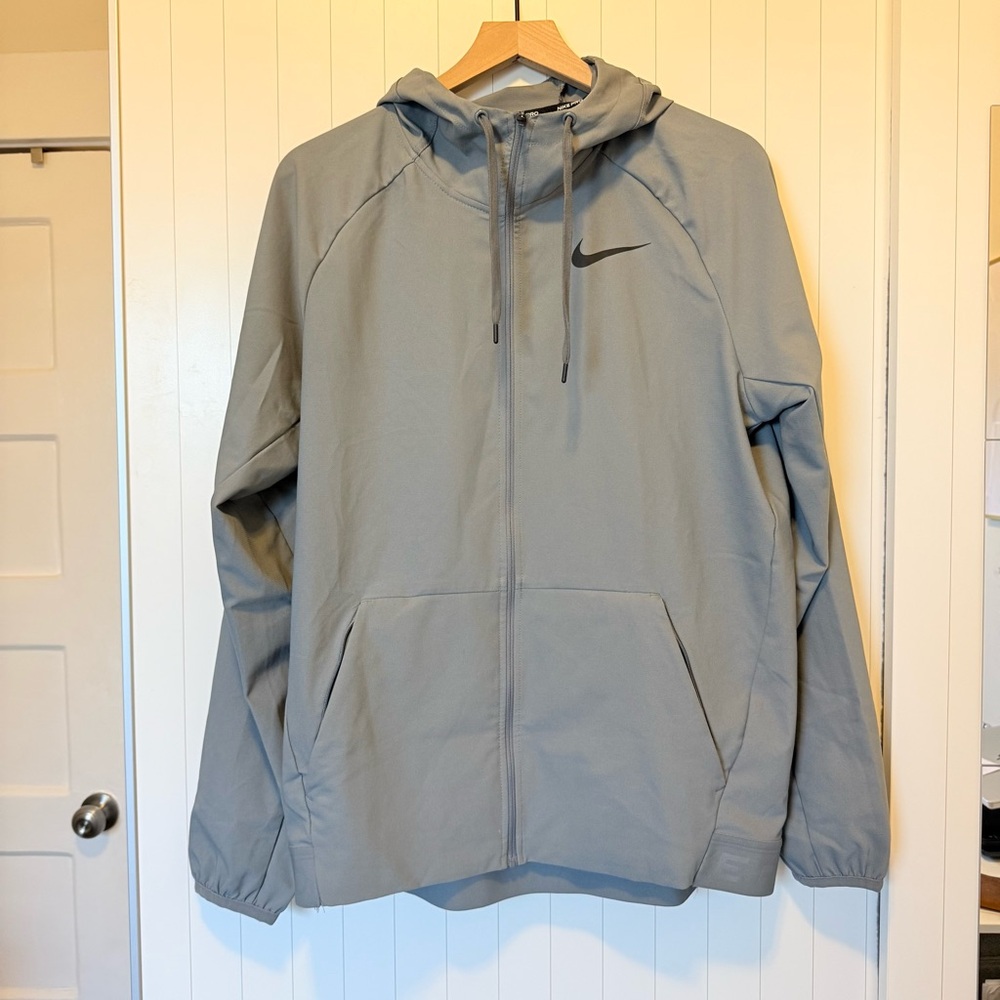 Nike pro Men's Gray Hooded Jacket